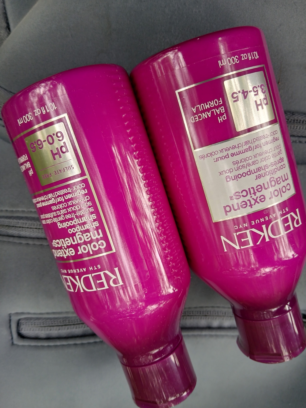Redken Color Extend Magnetics Shampoo - Bright Magenta Bottles